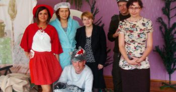 Czerwony kapturek w grupie 3 latków