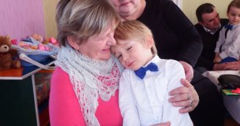 Babcia i dziadek z wizytą w młodszych grupach