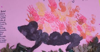 Na myszy poluje, ma szpilki i kłuje, przez zimę śpi w norze, co to być może?